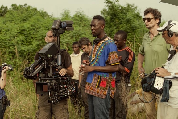 Thomas Ngijol dans la peau d'un athlète mégalomane dans Fastlife