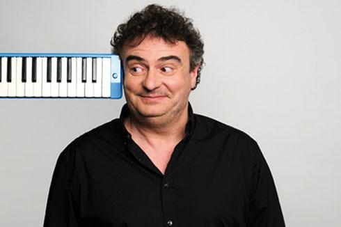 "Alain Bernard dans piano Rigoletto"! Un spectacle qui allie l'humour à la musique... Courrez-y!