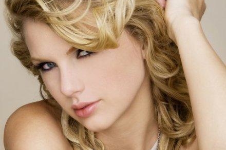 Taylor Swift lance son parfum!